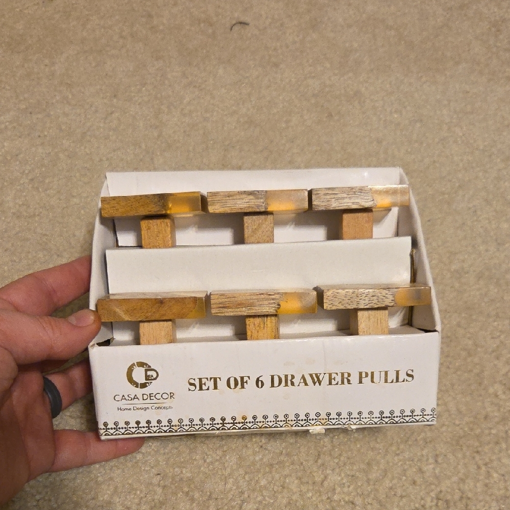 Casa Decor Gold and Tan Drawer Pulls Set